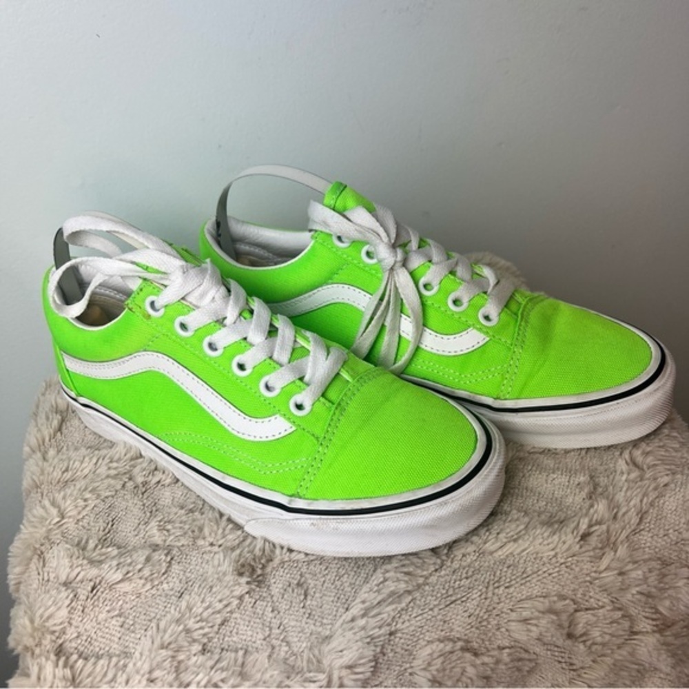 Vans Old Skool Neon Green Low-Top Sneakers | Women’s 7 Men’s 5.5